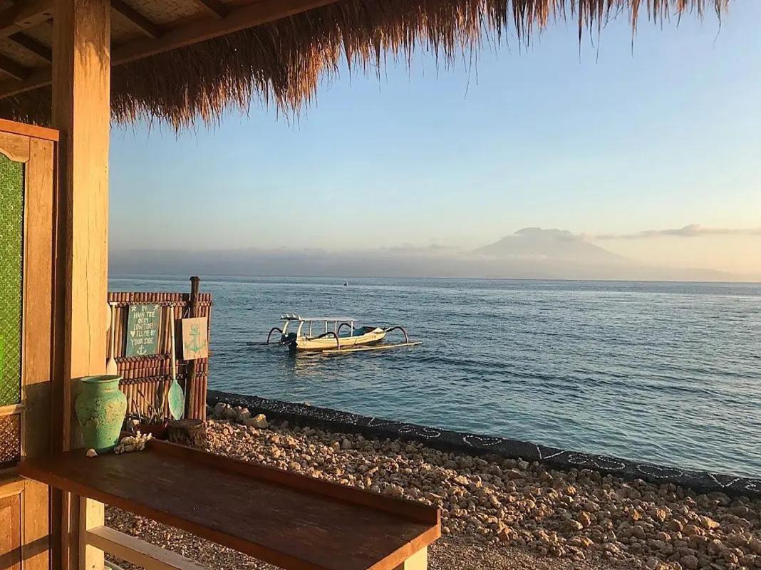 Vns Beachfront Guesthouse Ped Exterior photo