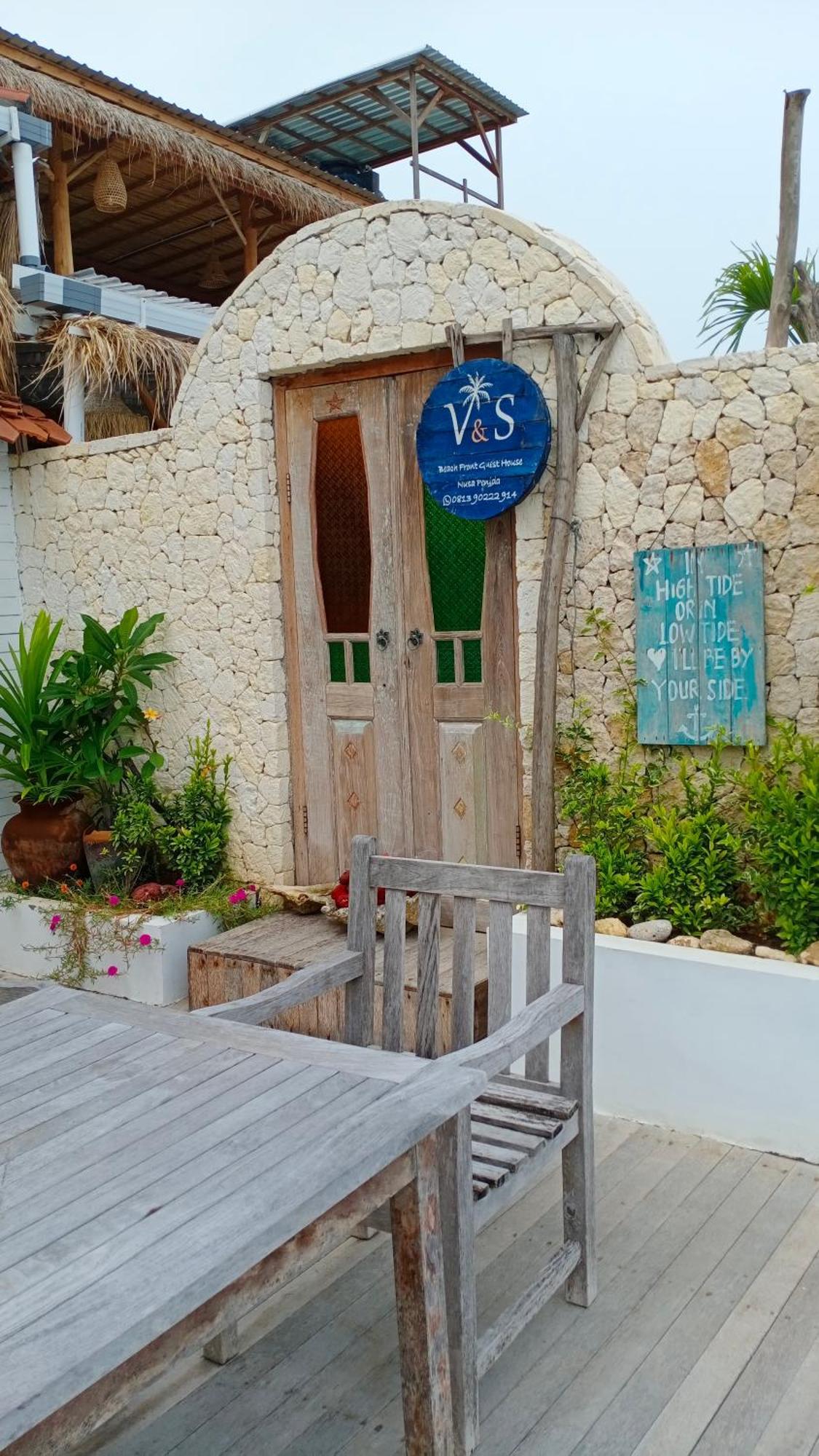 Vns Beachfront Guesthouse Ped Exterior photo
