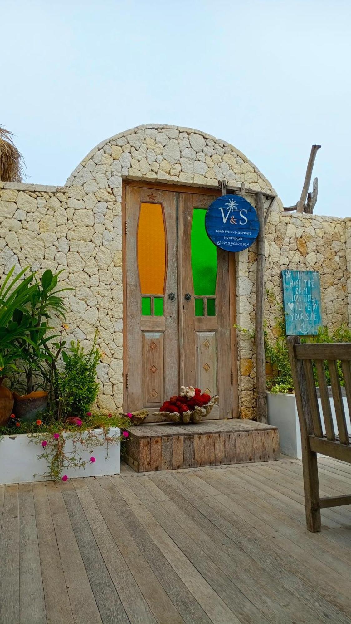 Vns Beachfront Guesthouse Ped Exterior photo